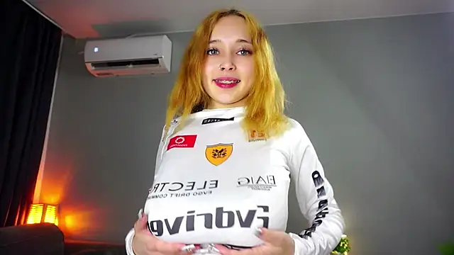 Chat XXX en directo de HannaHayles