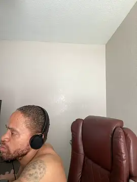 Fathero1time élő XXX-chatje