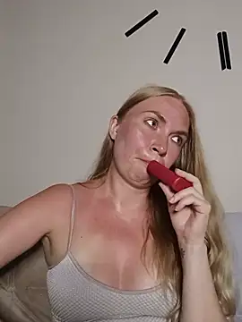 Chat +18 de KisaVixen ao vivo