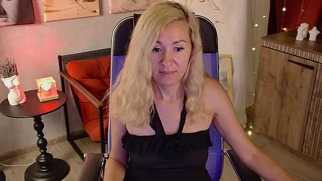 Онлайн чат XXX DonnaSmitth
