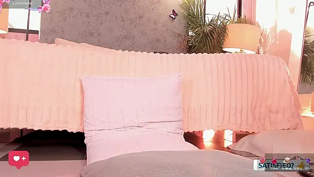 Chat +18 de JESSI_NAOMI ao vivo
