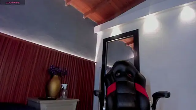 XXX chat uživo modela DarkDanteX