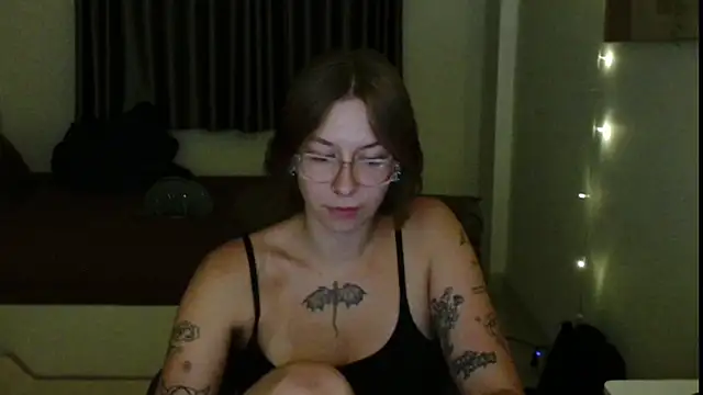 JuicyErika 即時 XXX 聊天