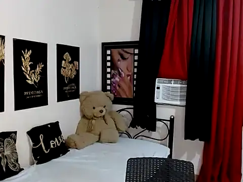 Chatroom XXX en direct de UrhotGoddess