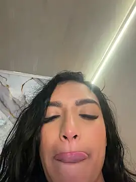 Chatroom XXX en direct de AlinaArgii