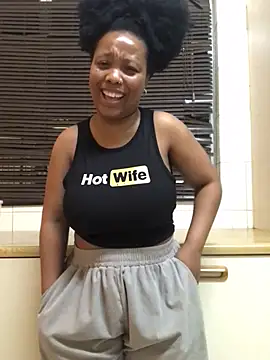 Czat XXX na żywo – Doja_Peach