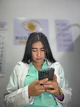 צ'אט XXX בשידור חי של CAROLINE__07