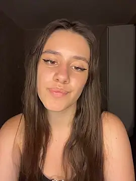 Selena_Mur_ Adlı Modelin Canlı XXX Sohbeti