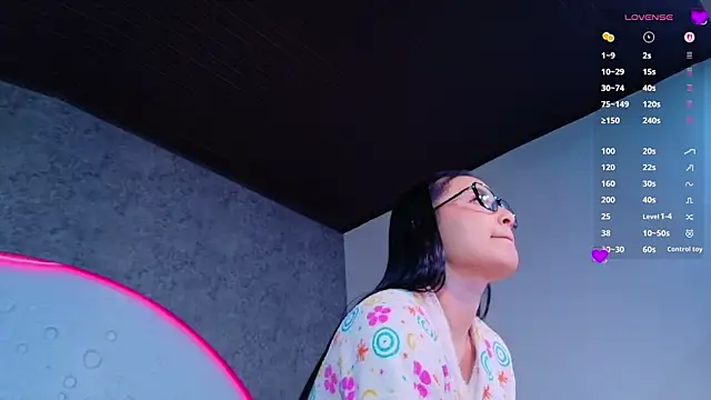ReinaChloe live XXX chat