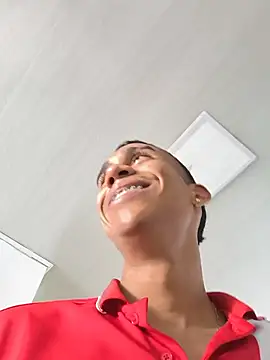 diegopalacios69 élő XXX-chatje