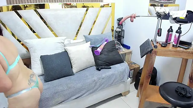 Luna_Naughty1's Live XXX Chat