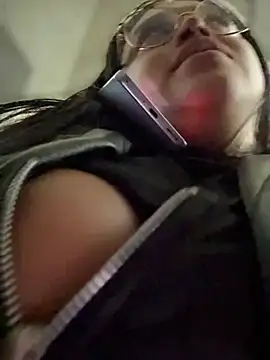 Mia_Risky-1 élő XXX-chatje