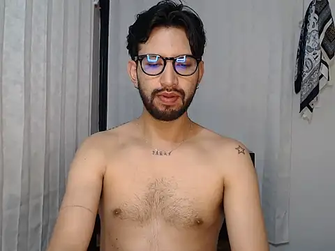 thomass1018's Live XXX Chat