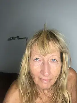 MatureKim's Live XXX Chat