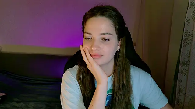 KiraVair's Live XXX Chat