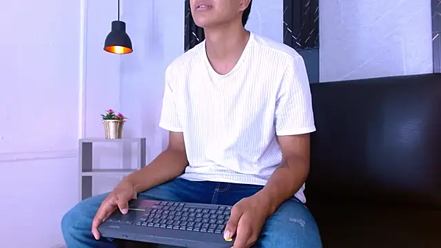 MaxWyatt_ Chat XXX live