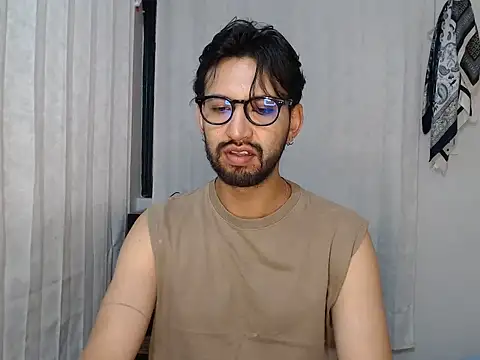 XXX chat uživo modela thomass1018