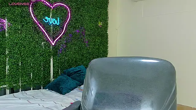 Chat +18 de emy_0 ao vivo
