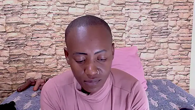 EbonyOlive69 – Live XXX-chat
