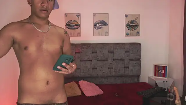 Alan_BigAss Live XXX Chat