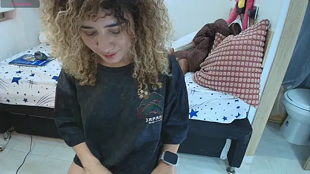 Charlotte11-11's Live XXX Chat