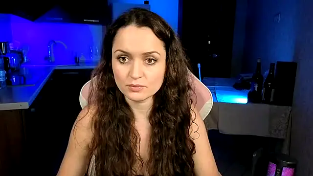 XXX chat uživo modela Cerann1