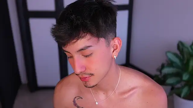 sweettaaron01's Live XXX Chat