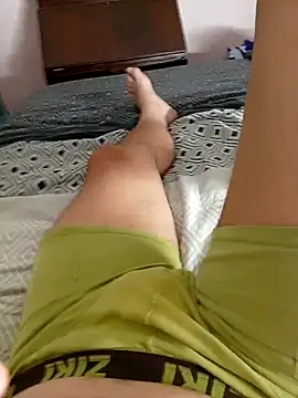 bob715 Chat XXX live