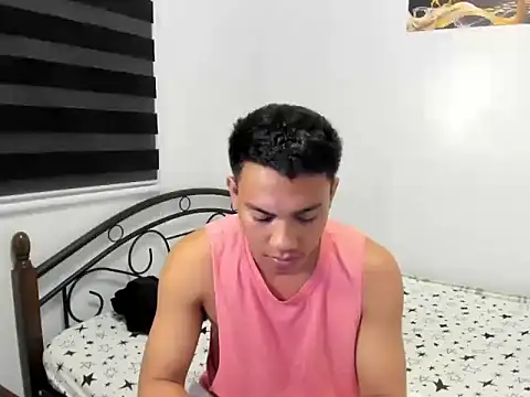 Chat XXX Live urfucker_vinz