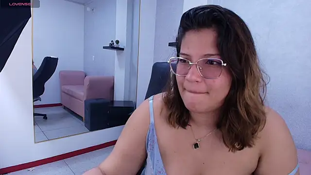 Lucero_Angels Live XXX-chat