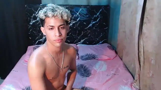 دردشة Wild_Squad الجنسية المباشرة