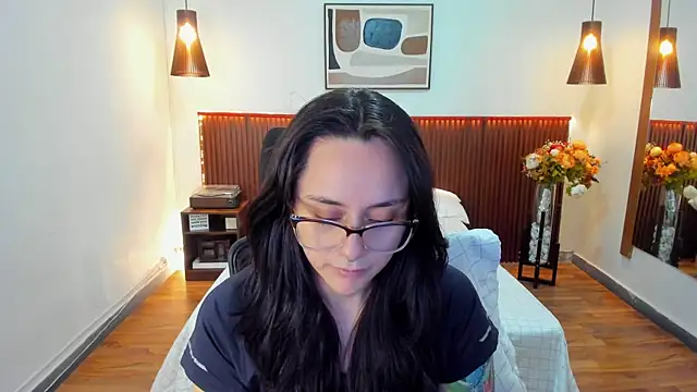 KatherineBond élő XXX-chatje