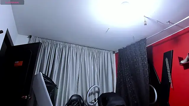 Almaazz Chat XXX live