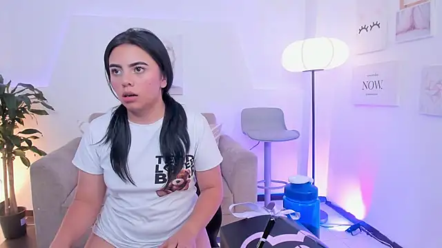 Khloe_es – Kamerová šou