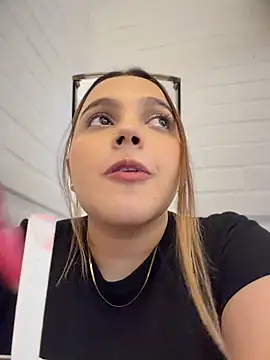 Chat XXX en directo de Colibri_xxx