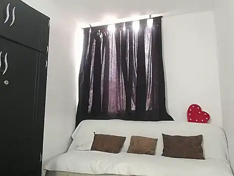 Zoe_Pierce live XXX chat