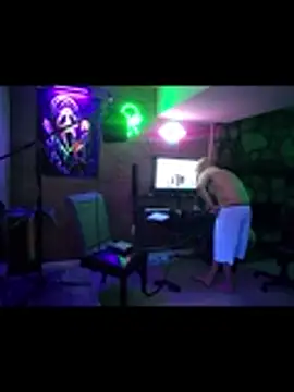 צ'אט XXX בשידור חי של chronic_vibez