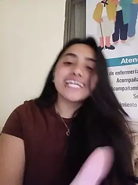 ANDREA-10_ Adlı Modelin Canlı XXX Sohbeti