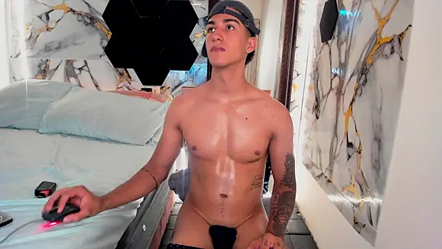 แชท XXX สดของ Goldendesirexx