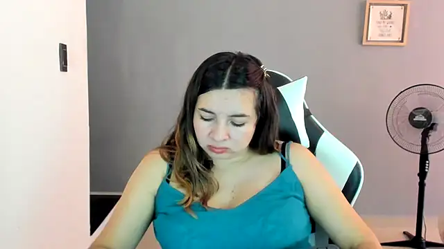Živý XXX chat __Emma__11__Lecat_