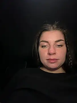 EllyNora live XXX chat