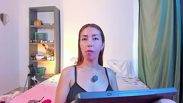 julialex_ Adlı Modelin Canlı XXX Sohbeti