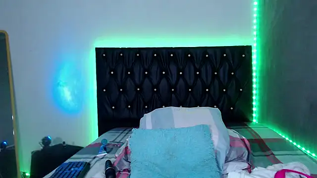 kaisalov_ Adlı Modelin Canlı XXX Sohbeti