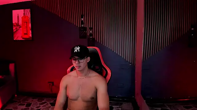 Axxel_Muscle webcam show