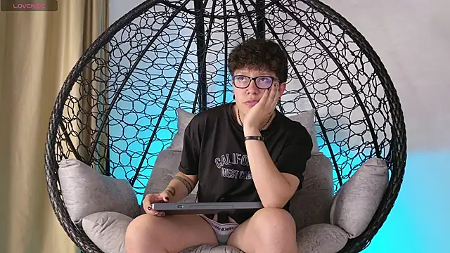 Czat XXX na żywo – alex_noa