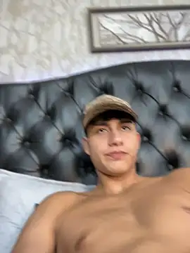 Chat +18 de Lander_Cruz ao vivo
