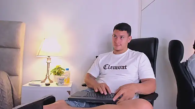 Chriss_Diamond Live XXX-chat