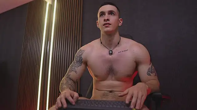 JacksonOlsenn's Webcam Show