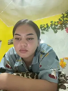 ur_asiankat's Webcam Show