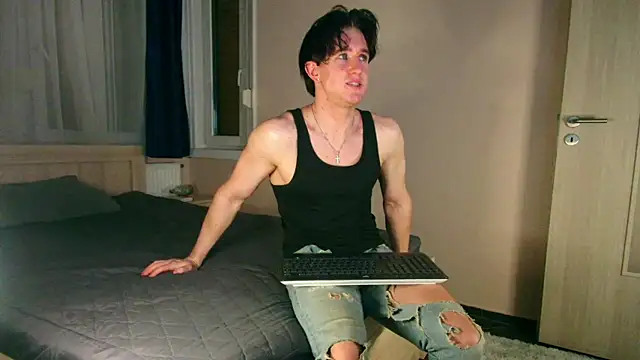 ChristianLevine_ Adlı Modelin Canlı XXX Sohbeti